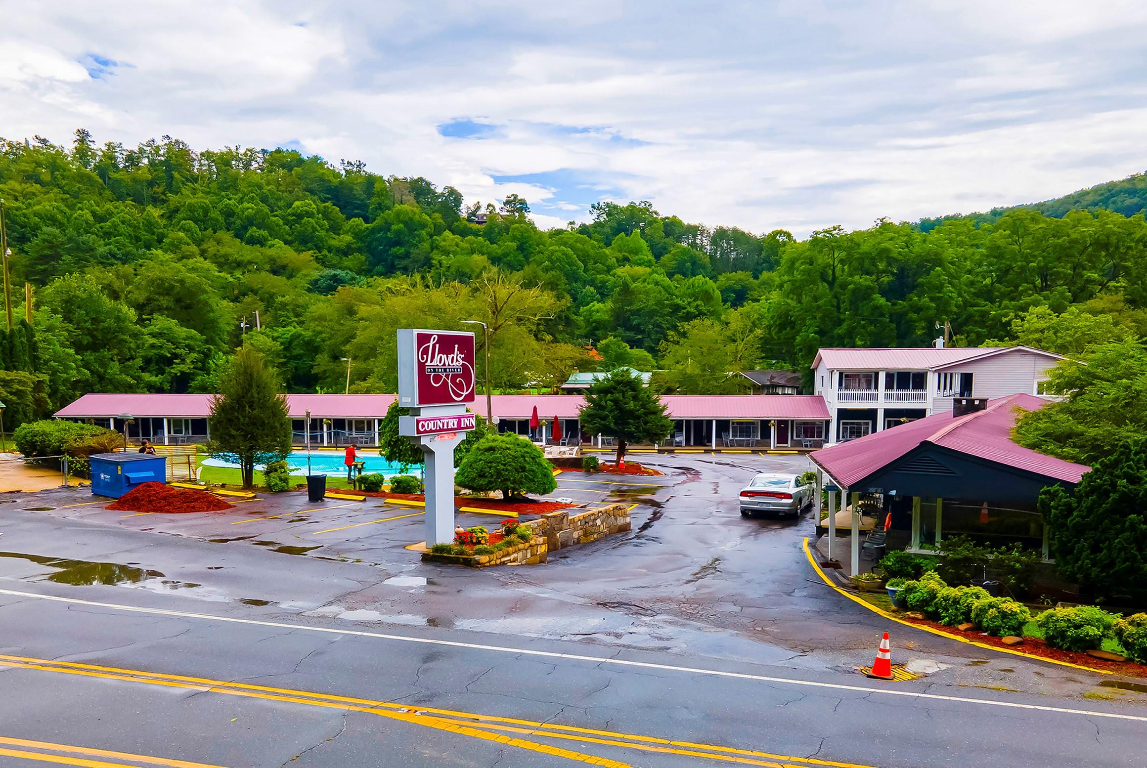 Lloyd'S On The River Country Inn By Oyo ブライソン・シティ エクステリア 写真